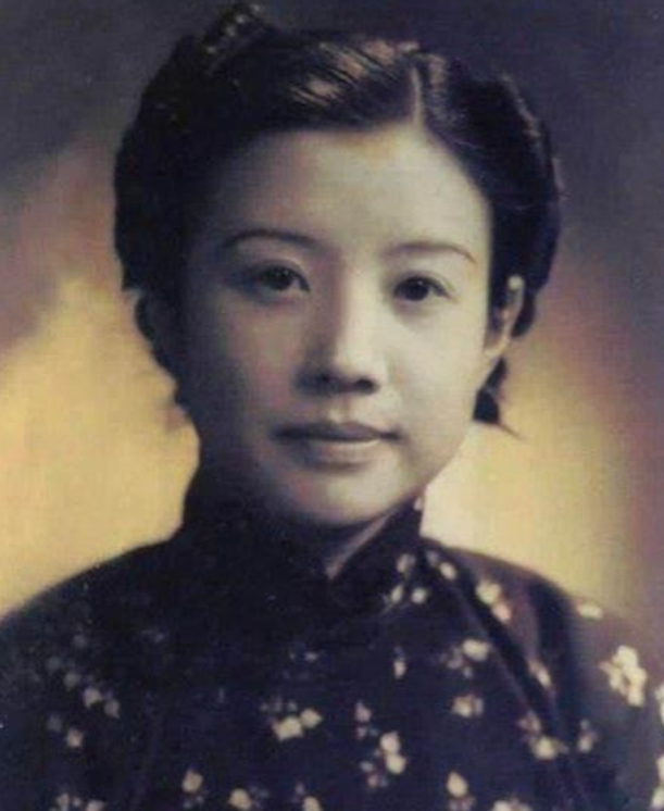 1955年，毛主席收到来自周总理的急报，说“我党的恩人”被误捕入狱，需要紧急救援