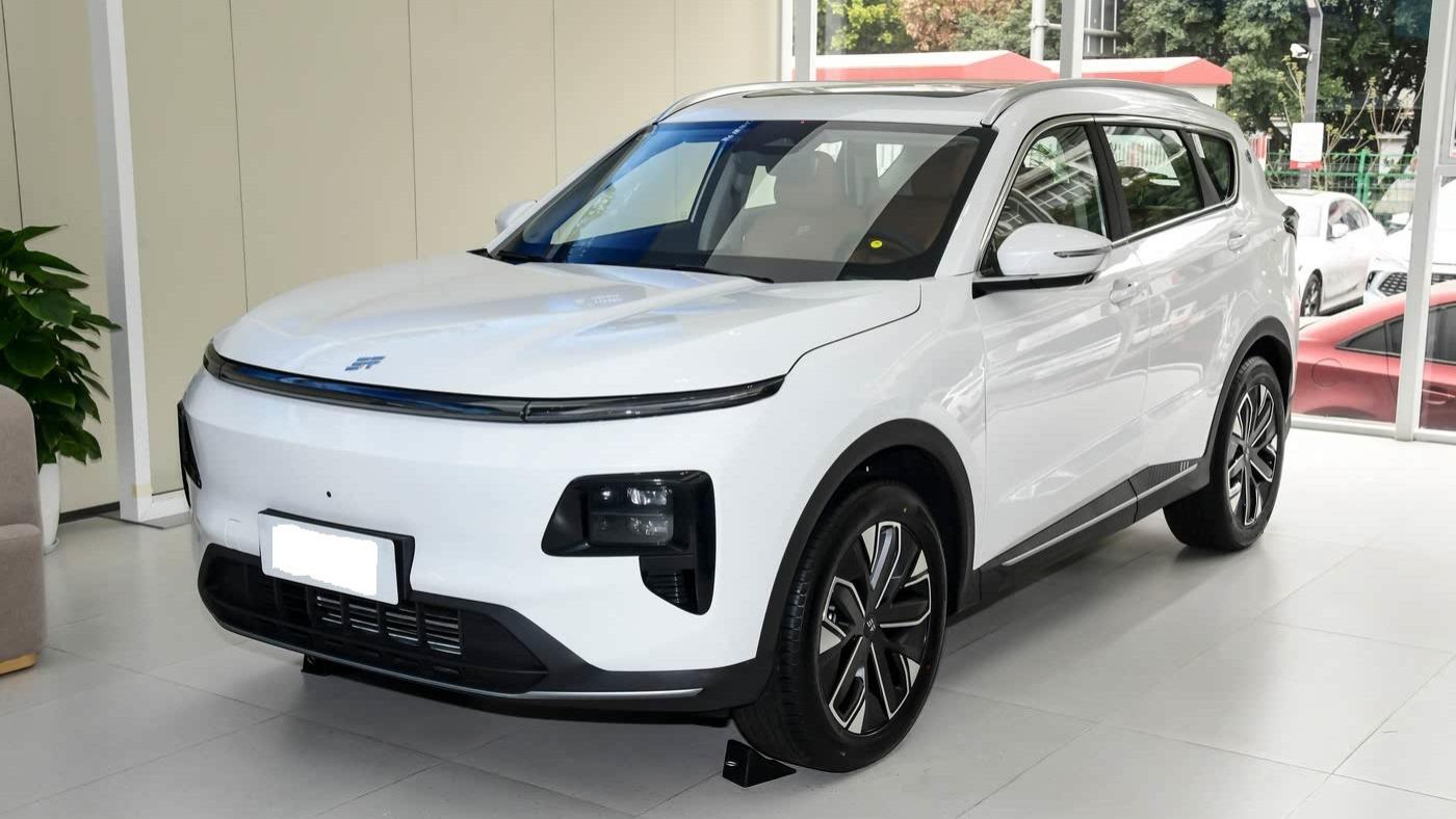 全新插混中型SUV正式上市！现款12.98万起，外观动感还配双联大屏