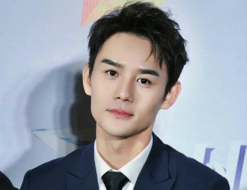 有人说，王凯的牌面越来越烂了。
之前王凯出演的《北平无战事》《琅琊榜》《伪装者》