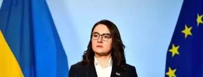 就在马克龙意欲26国派兵战后进驻乌克兰，特朗普准备近期与普京再次会谈的当口，乌克