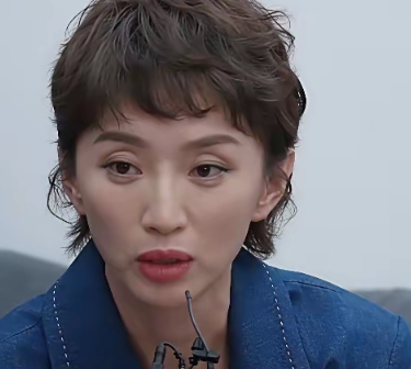 不是一家人，就进不了一家门。
无论张澎对许何多么的好，许何都觉得那不是自己的家，