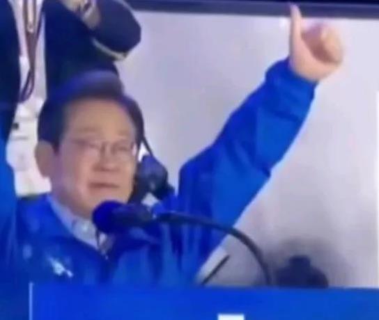 朝鲜半岛最新局势
韩国忙着选总统，上上下下忙的不亦乐乎，朝鲜却忙着扶正驱逐舰，