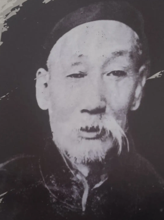 传说北洋时期河北督军田中玉，只是一个小吃店，送烧饼和油条的一个小伙计，只因遇到了