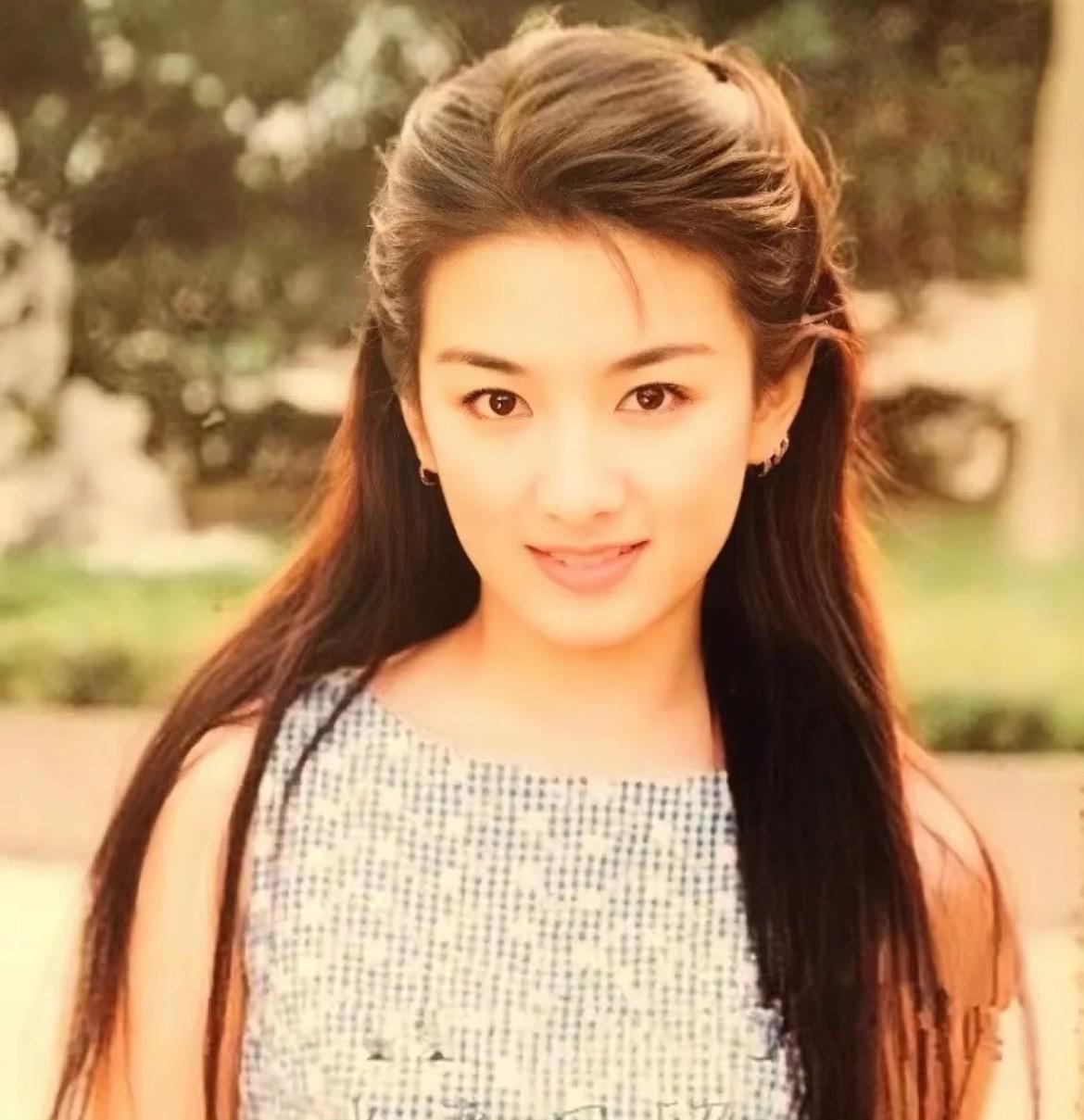 因为这张照片，23 岁的黄奕进入娱乐圈
  最近看到黄奕的女儿不想去上学，想要去