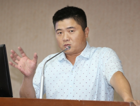 出乎意料？罢免颜宽恒二阶联署“已冲破法定门槛” 本尊深夜回应了
由台中民间团体推