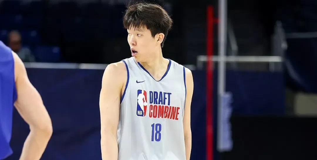 杨瀚森的一个球探报告，里面指出了进攻端的天赋和防守端的不足。
目前有了一个关于杨