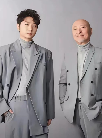 现在全网最幸福的应该就是陈佩斯了吧

不是因为71岁还在演话剧，

也不是因为《