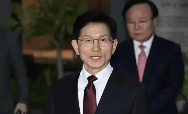韩国执政党总统候选人金文洙宣布败选，同时向共同民主党候选人#李在明当选韩国总统#