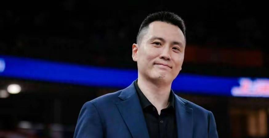 上海男篮在全运会取得了三连胜，仅仅输了第一场比赛。卢伟充分挖掘球队年轻球员的潜能
