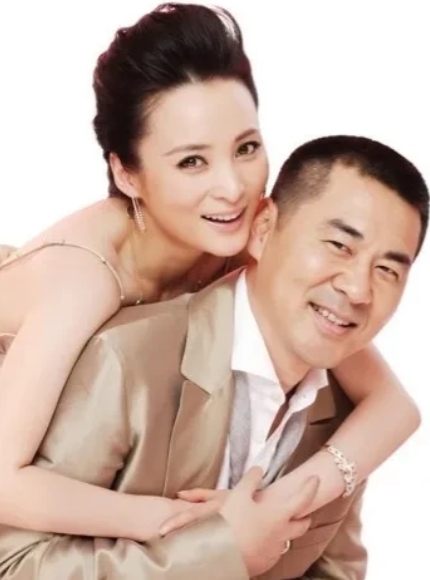 当年，高希希筹拍《结婚十年》缺少资金，吴越听说后，爽快地投进去20万，但是要求把