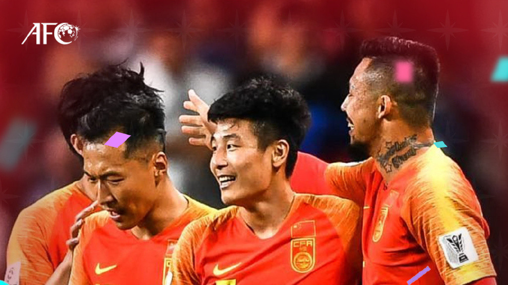 国足前往泰国，勇敢无畏的自费记者们