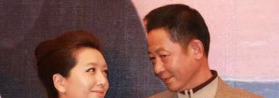 有一次，王志文喝了点酒后问江珊：“你都在戏里面演了五次我的老婆，要不你就嫁给我吧