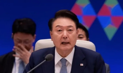 尹锡悦真是太感动了！
就在昨天，2月10日，韩国人权委员会竟然挺身而出修改决议，