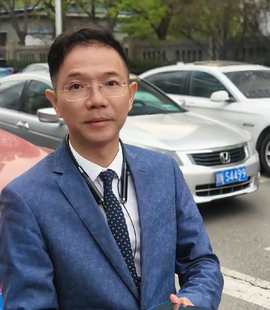 大锤难锤下啊！又只有采取拖延战术，没有东家的点头，洋钉是不敢锤锤子的。
说好的，