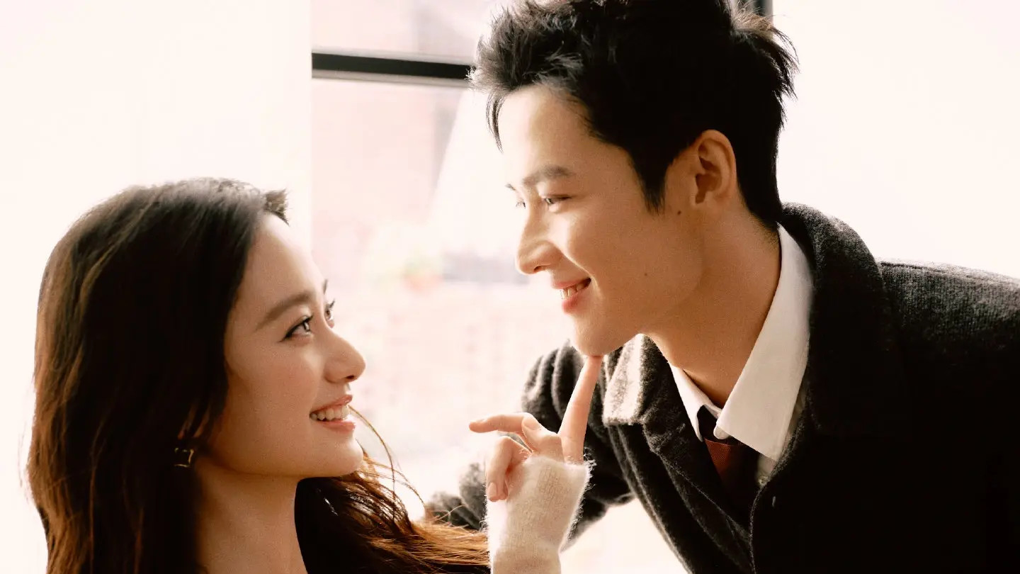 君无戏炎再续前缘，夏梦秦天宇杂志封面合体引燃CP粉热情