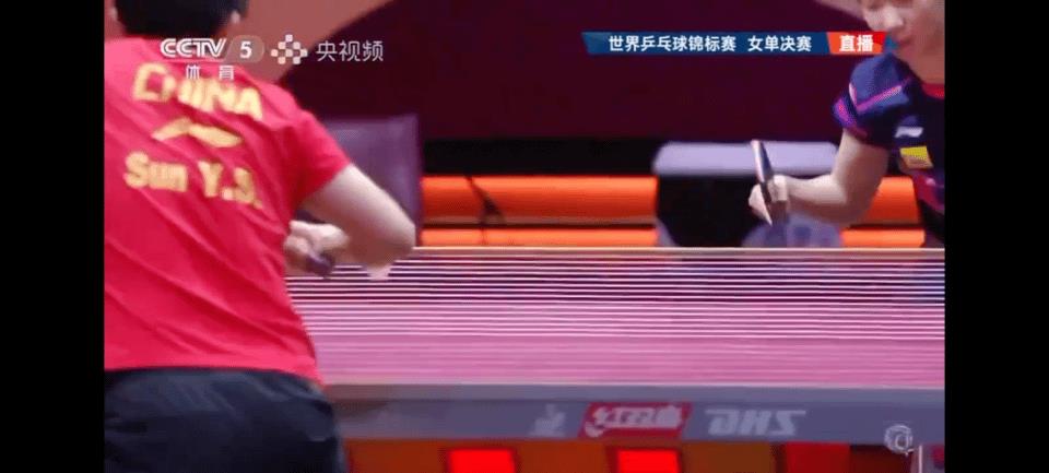 坚韧的曼昱，大比分3:3，进入决胜局！
我滴妈呀，这也太戏剧性了。
能打到决胜局