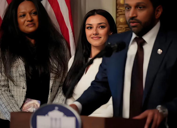 美利坚的FBI局长卡什·帕特尔被曝乘用价值6000万美元的公务专机，与比他小19