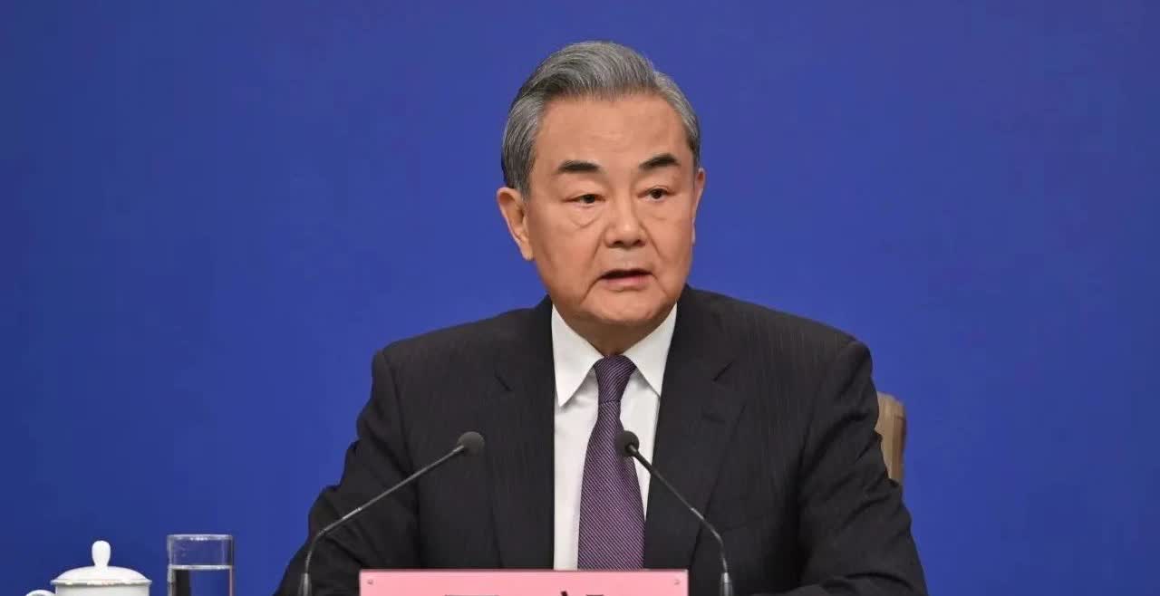 美国特朗普最怕中国这个两个人发怒：
一怕中国国防部部长：
         