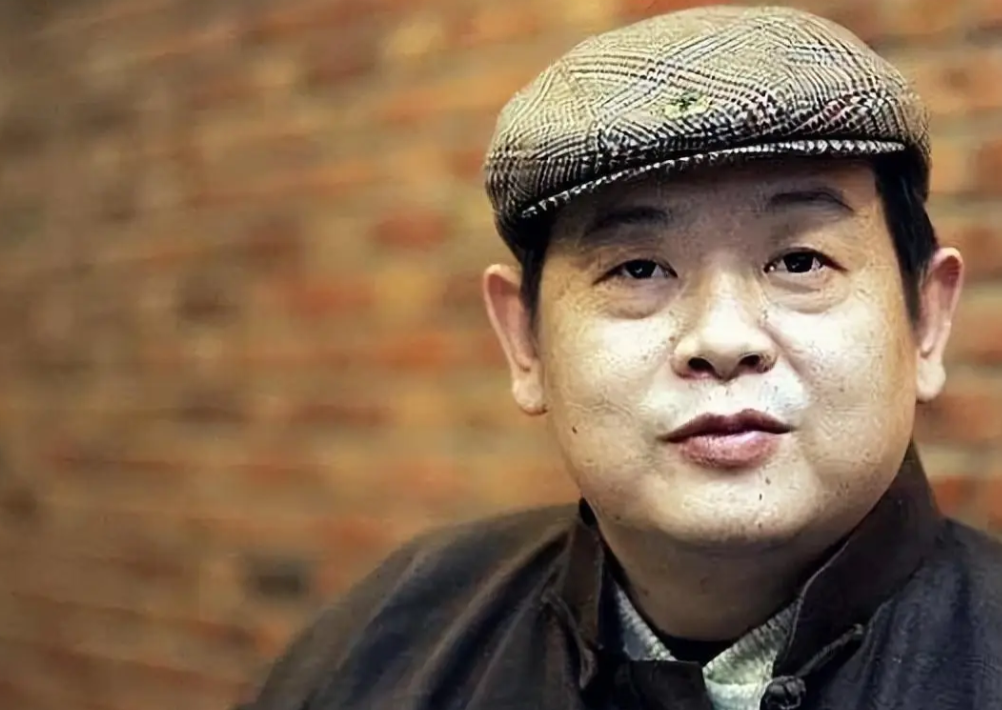 2005 年，演员傅彪患上癌症，冯小刚给了 200 万，张国立给了 40 万。然