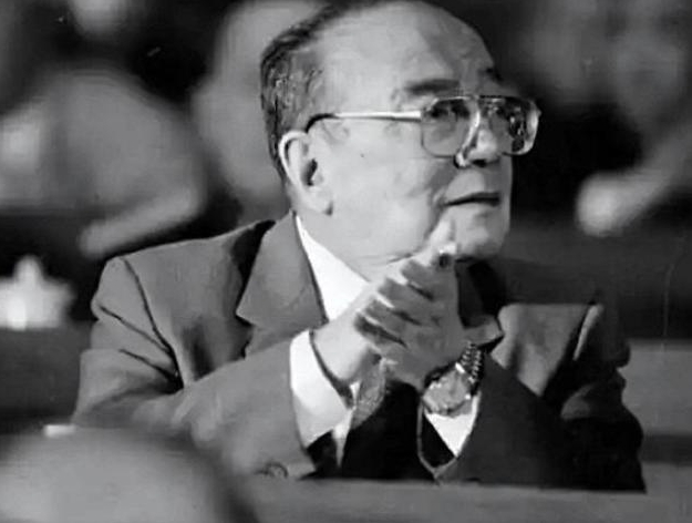 1985年5月，张司令员返回家中便将保姆叫了过来，保姆以为张司令员要说生活上的事