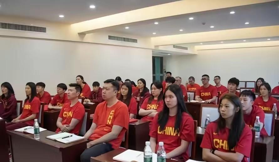 重磅！前中国男篮名宿球员“王治郅”助力女篮，李梦能否归队！
曾经的追风少年回来了