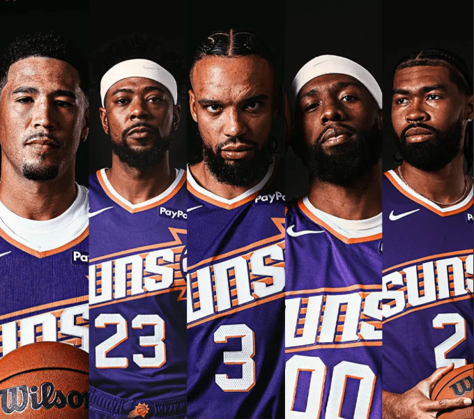 NBA常规赛，太阳今日在主场迎战火箭。
赛前，太阳公布球队本场首发阵容：德文-布