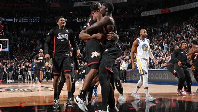 就差一点！勇士替补太硬了！15比0难填首节20分巨坑，1分惜败76人