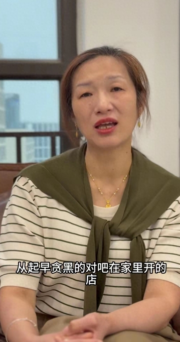 许健华为卖货解开伤疤，讲述过往惹人落泪，大妹和战友互动超甜蜜。