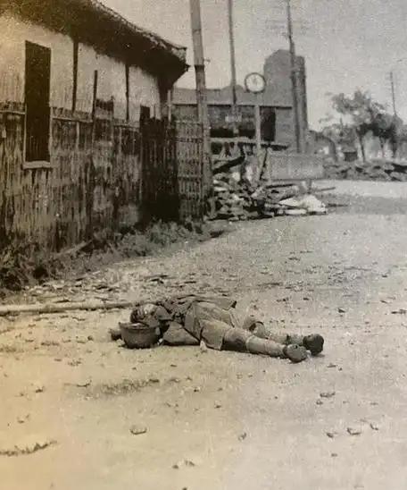 1945年8月，日军宣布投降后，11名日军逃到了辽宁太平房火车站躲避，没想到的是