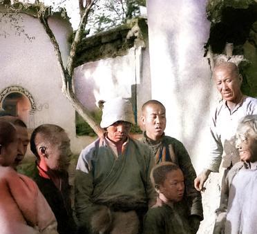 1943年秋，日寇对村庄进行大扫荡。当村庄的村民听到日寇扫荡后，提前往村庄旁边的