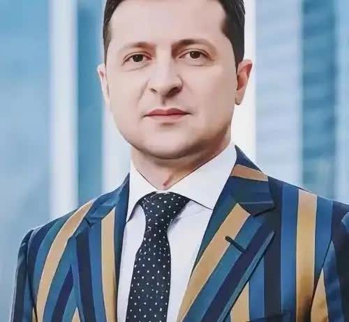 难以料到啊

泽连斯基突然宣布了

2025年7月18日，乌克兰总统泽连