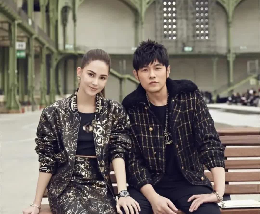 周杰伦和昆凌永远不会离婚了。
不是因为周杰伦馋她身子，
也不是因为太多财产绑