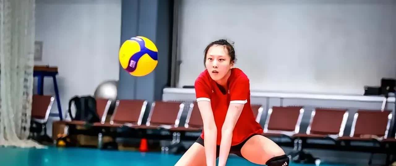 24日凌晨两点，或许这仨位的表现会决定回程机票的时间。2号位的防守，副攻的拦网，