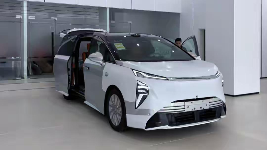 别克至境世家实车到店，冰箱/彩电/大沙发，激光雷达+零重力座椅