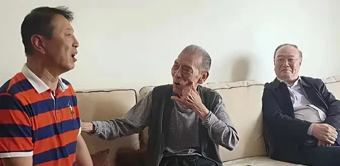 【侯门惊变！贾继光之子夜访关键人物，相声界沉默三十年的派系斗争浮出水面】  
