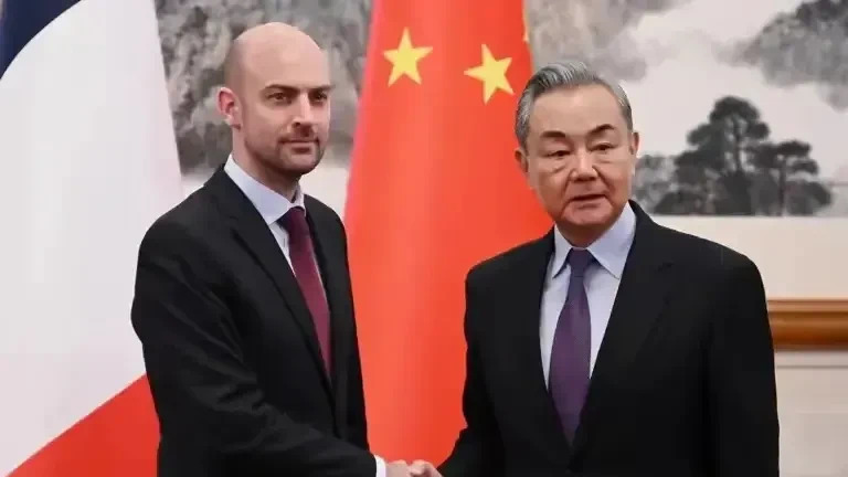 法国外长访华表亲华言论











法国外长刚到中国就语出惊人！跟中国