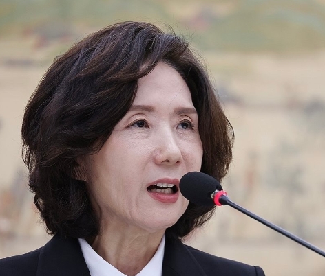 20日下午，韩国总统李在明终于决定没有顶住各方压力，正式撤回了对教育部长候选人李