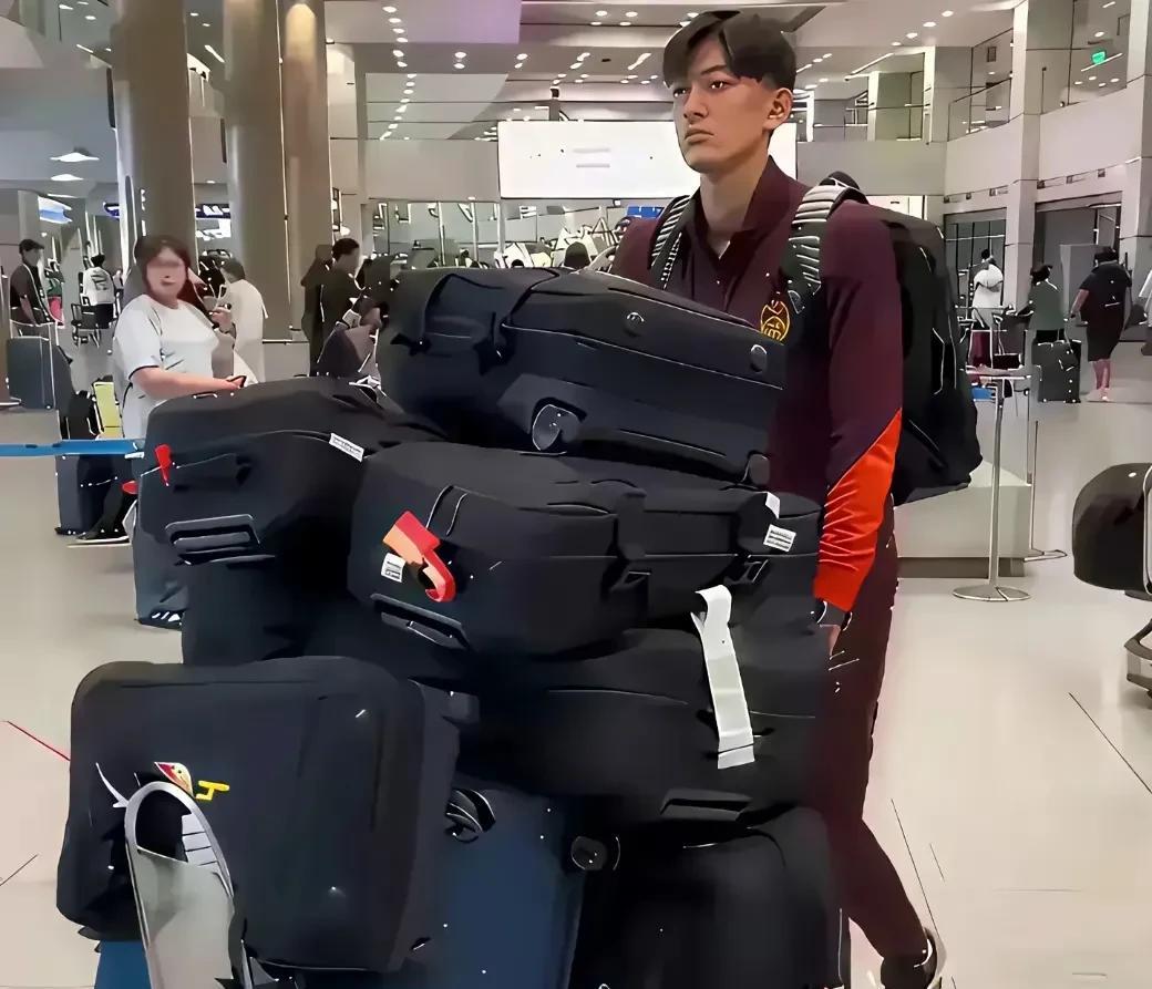 全网球迷开始向国足道歉！
对不起！国足将士们，我们错怪你们了！
球迷吐槽国足几天