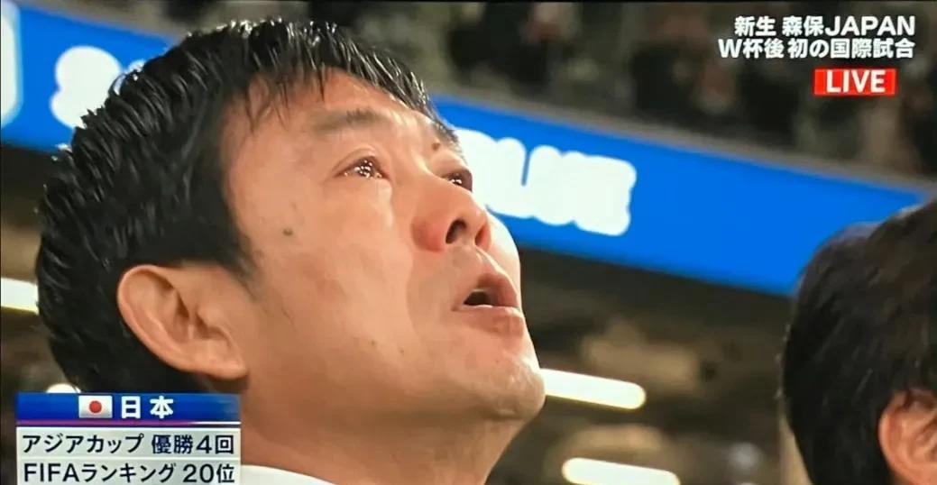 内心的触动…情怀
再次毫无悬念的进军世界杯……小快灵+抢逼围，日本足球将我们总结
