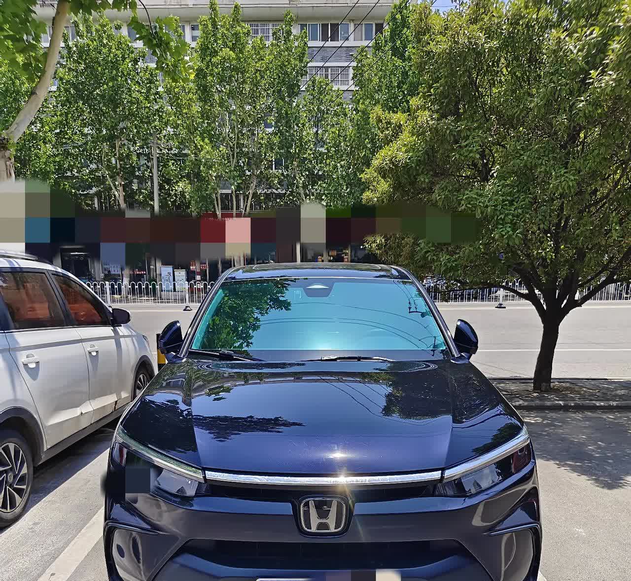 广本皓影这款车配置和动力虽然比不过同价位国产车，美系车，可是比丰田荣放还是好很多