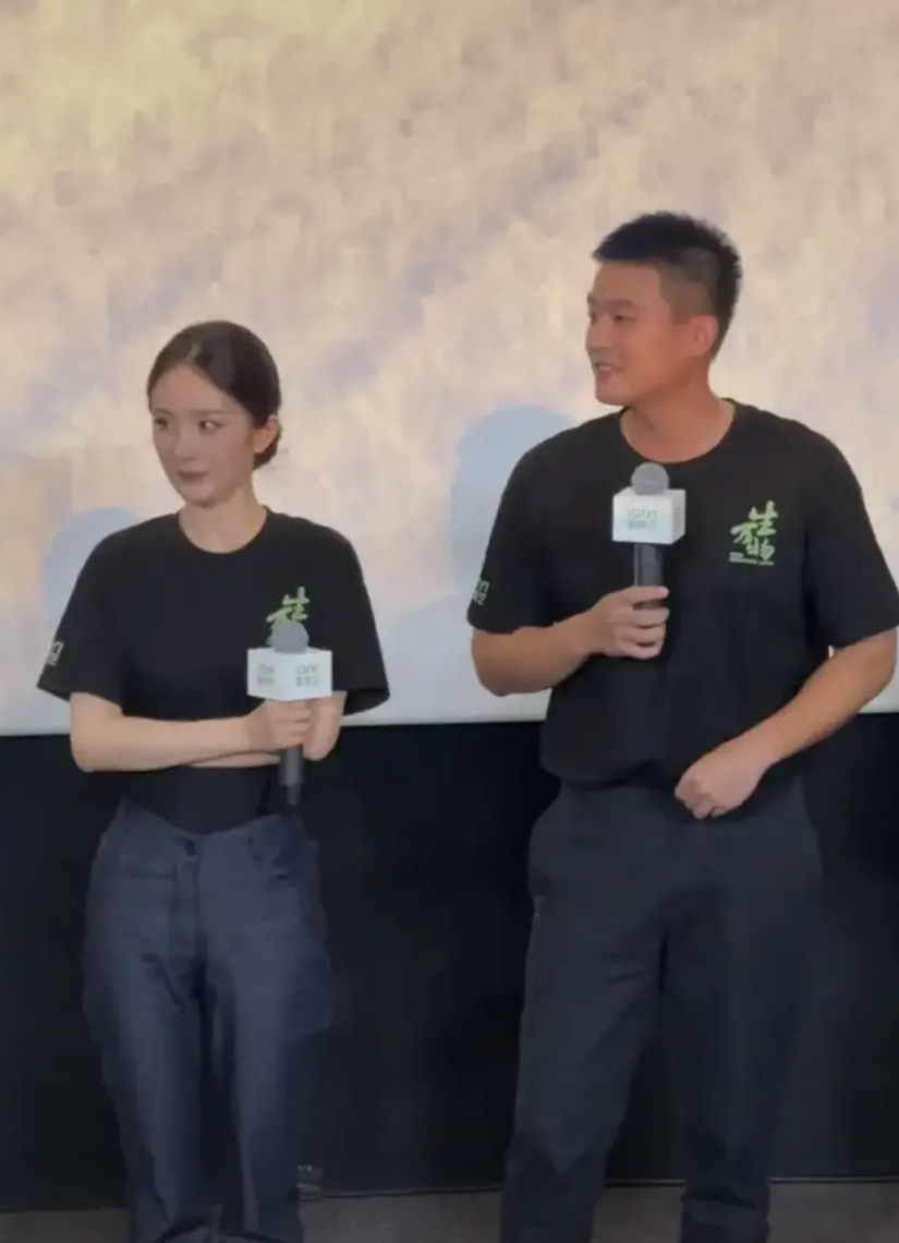 我发现，任何男人站到杨幂跟前都会害羞到语无伦次，上次是大鹏，这次是欧豪。

杨幂
