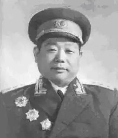 只要有利于党和人民，别说是让我辞职，就是要我这棵脑袋，我也没有任何怨言”。这就是