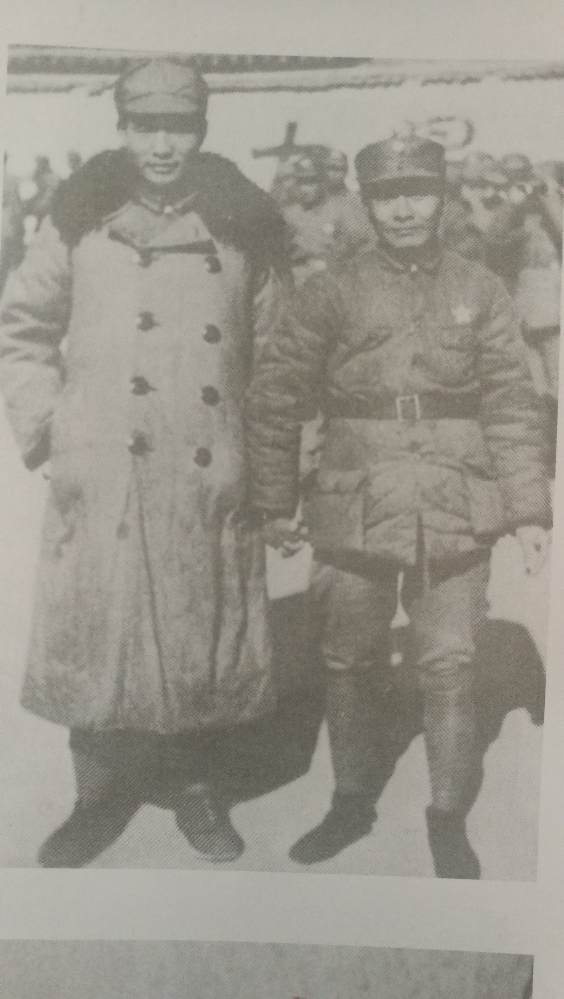 1938年，两位大将在延安。
