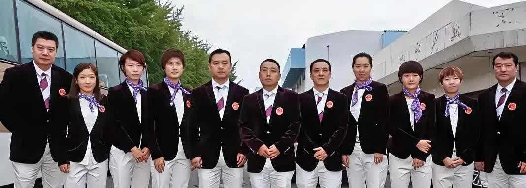 李隼教练，站在那个位置，让人感到心稳。就像一面墙，成为稳靠的坐背。李隼教练，低调