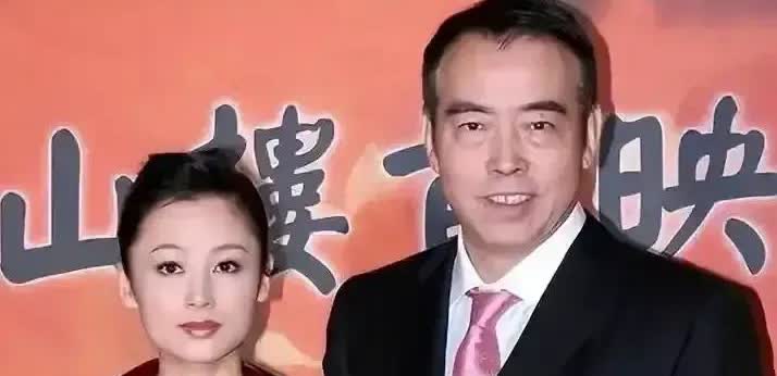 有一次看陈凯歌的谈话访谈节目，谈到有关称呼的话题，说有一次郭德纲宴请，有于谦张国