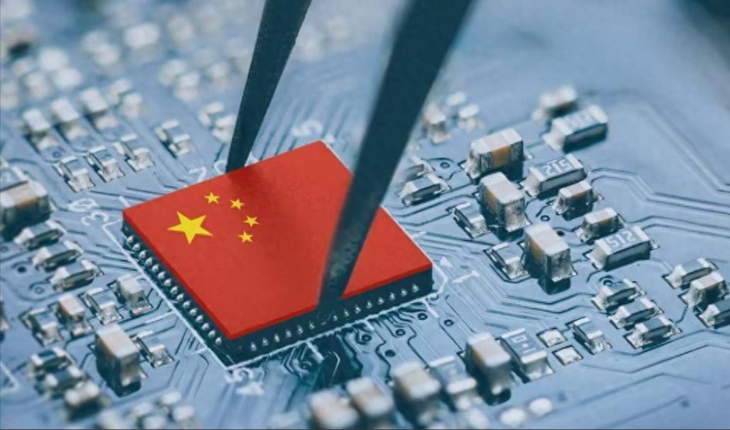 美国芯片彻底凉了？中国亮出底牌，龙芯说到做到100%国产自研！
 
最近龙芯中科