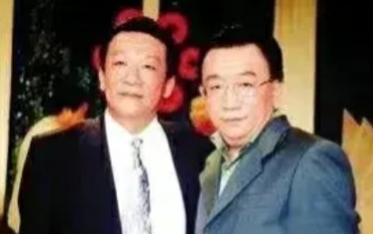 在2007年的时候，侯耀文去世，但是家中的存款和几千万的藏品不翼而飞，为了争夺家