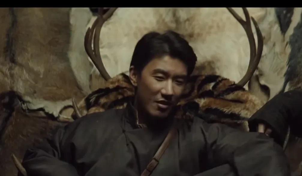 《归队》第一个出圈的演员来了，他就是出演葱山小白马的男演员李俊贤
李俊贤饰演的葱