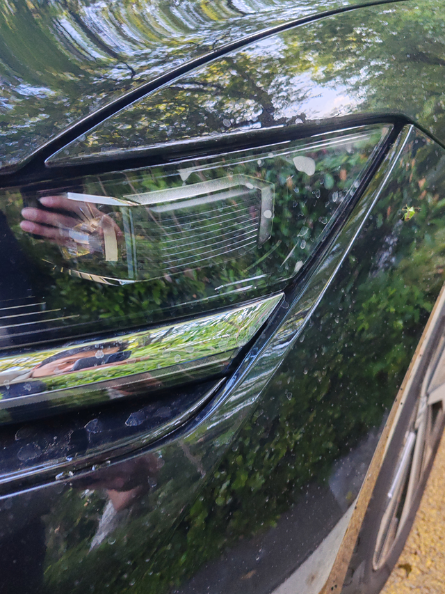 车灯起雾了
才三个月不到新车就出现车灯起雾了，啥情况啊，你们有没有，还是我运气不