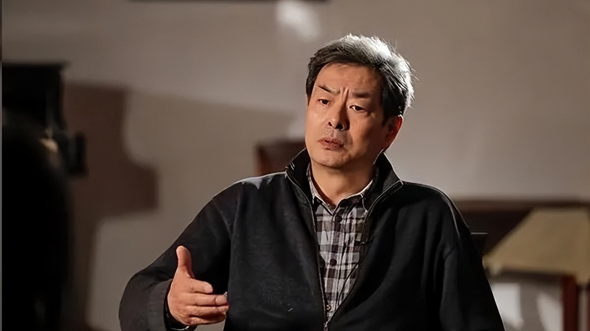 濮方大婚时收到特别的礼物，濮存昕送灭火器背后的父爱密码
